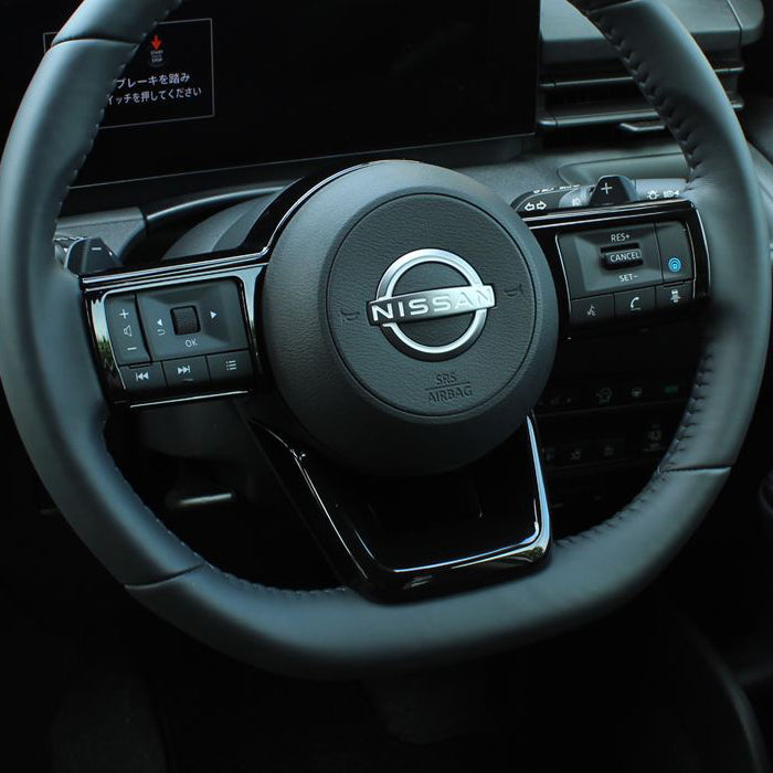 セレナ C28 ステアリング パネル カバー トリム ガーニッシュ 3点セット 1台分 ピアノブラック カーボン調 SERENA 新型 ステアリングスイッチ ボタン e-power 車用品 車内 アクセサリー カスタム パーツ 内装 外装 ドレスアップ